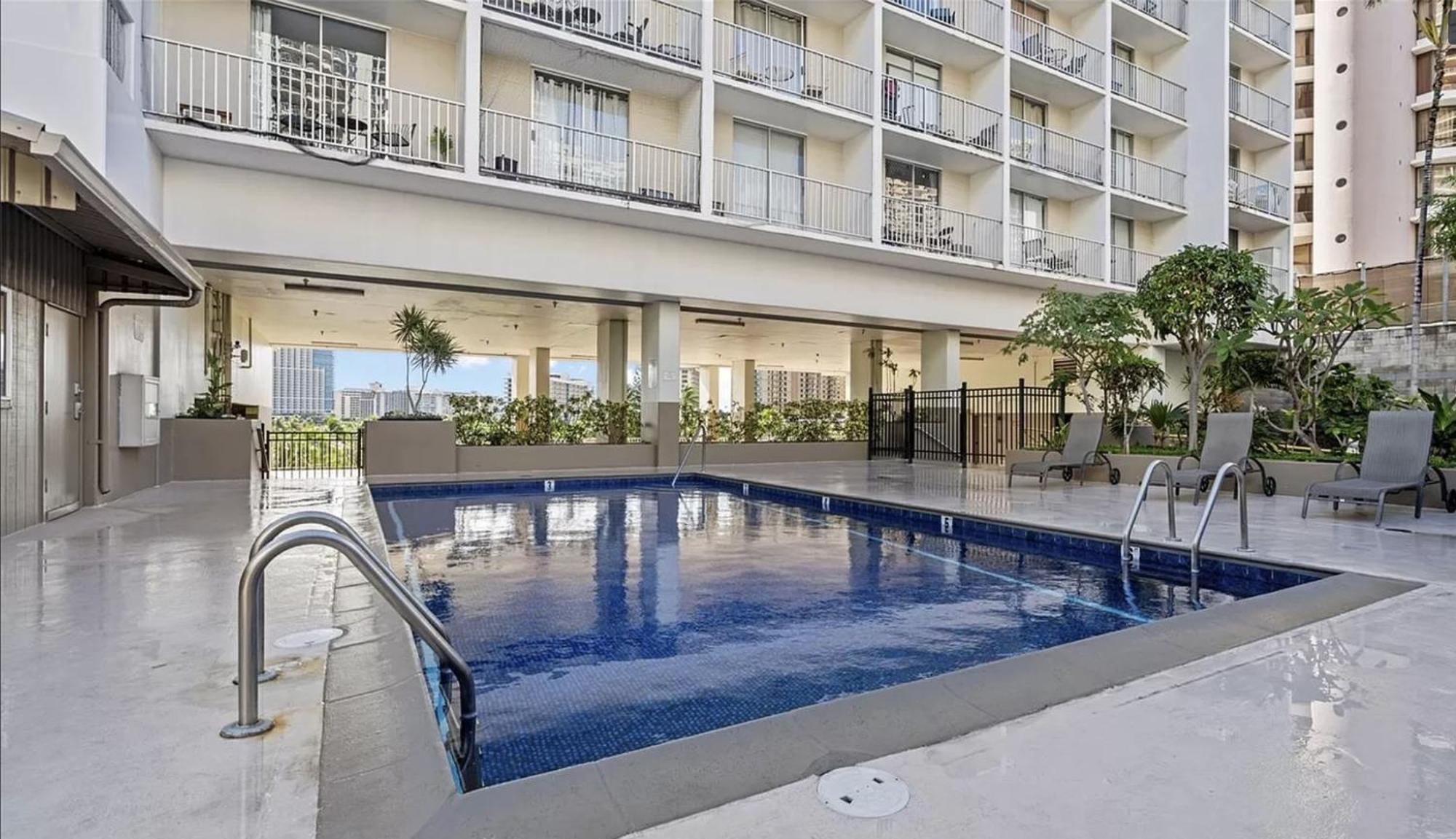 Gem Of Waikiki At Inn On The Park Гонолулу Екстер'єр фото